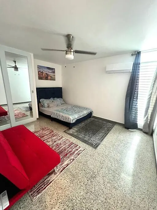 アパート Stylish Remodeled 3Br With Yard Near Airport & Beaches カロライナ